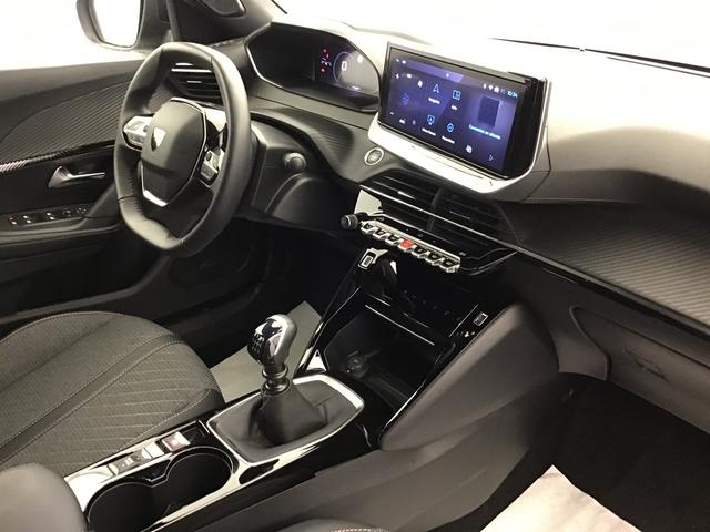 Peugeot 2008 Allure 1.2 GASOLINE 100hp 