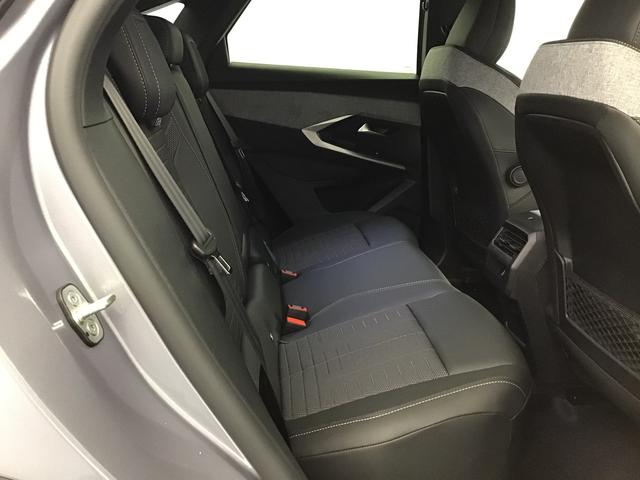 Peugeot 3008 GT 1.2 Hybrid Electric/Gasoline 147hp 