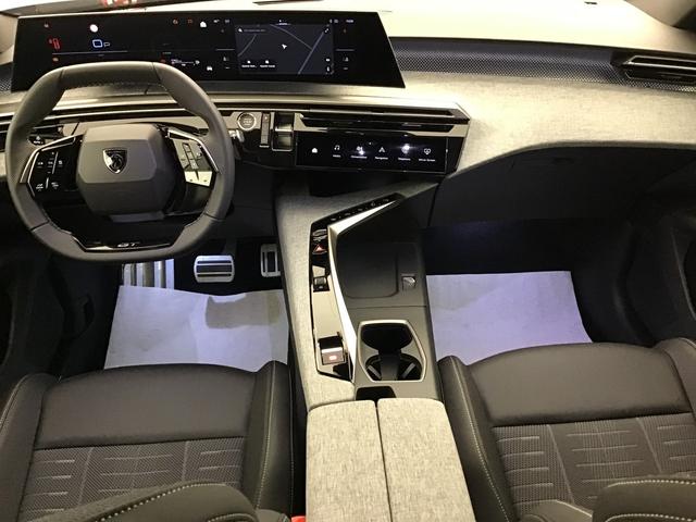 Peugeot 3008 GT 1.2 Hybrid Electric/Gasoline 147hp 