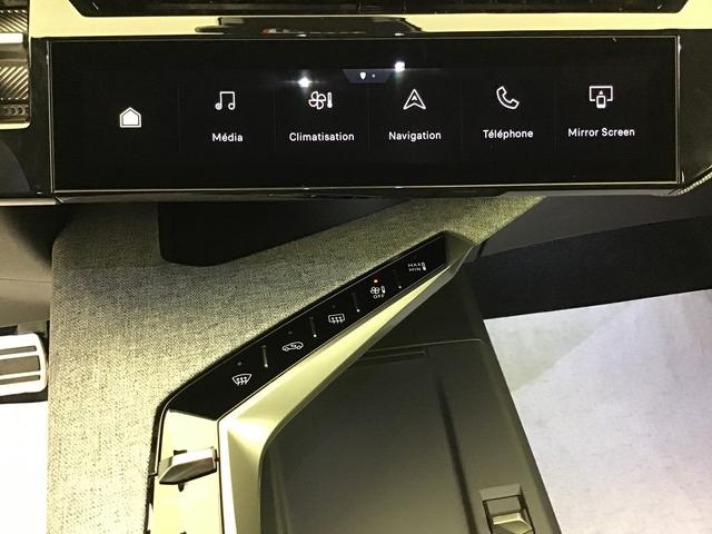 Peugeot 3008 GT 1.2 Hybrid Electric/Gasoline 147hp 