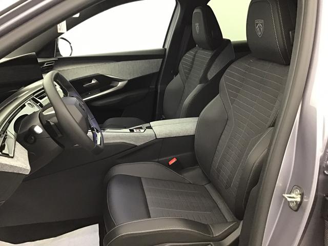 Peugeot 3008 GT 1.2 Hybrid Electric/Gasoline 147hp 