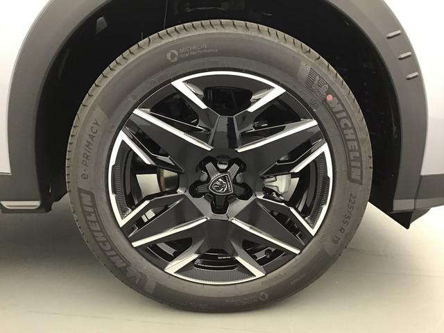 Peugeot 3008 GT 1.2 Hybrid Electric/Gasoline 147hp 