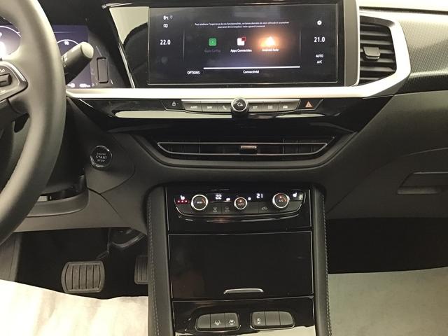 Opel Grandland GS 1.2 Gasoline 132hp 