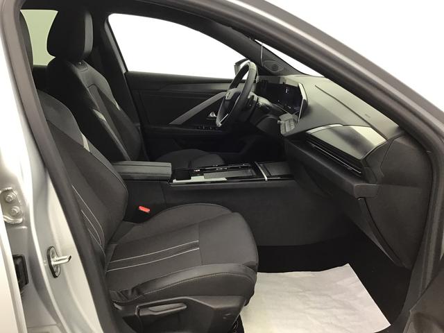 Opel Astra GS 1.2 GASOLINE 130hp 