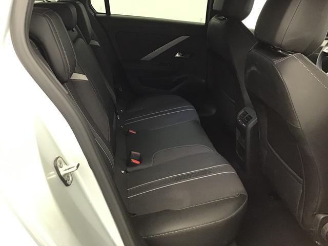 Opel Astra GS 1.2 GASOLINE 130hp 