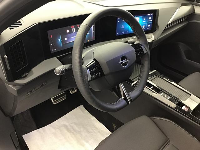 Opel Astra GS 1.2 GASOLINE 130hp 