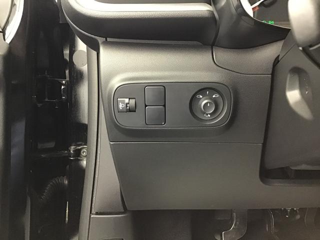 Citro&euml;n C3 MAX 1.2 GASOLINE 83hp 