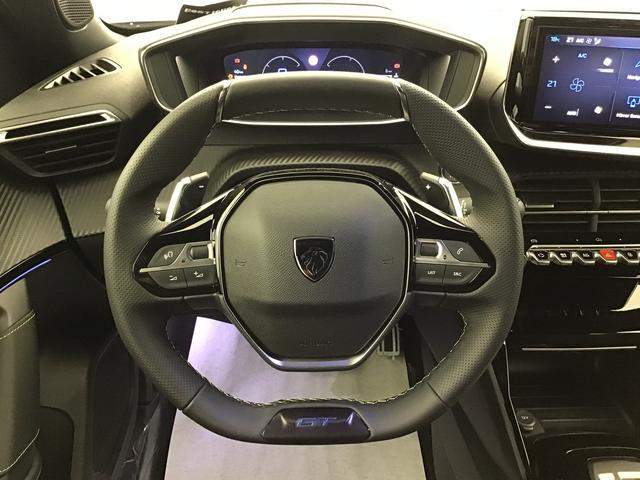 Peugeot 2008 GT 1.2 HEV/GASOLINE 136hp 