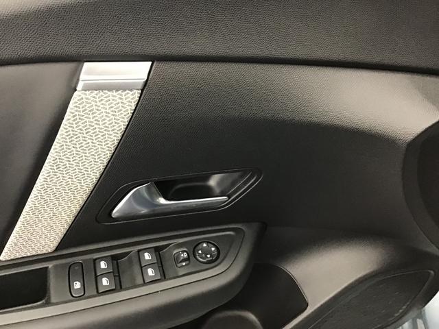 Citro&euml;n C4 FEEL PACK 1.2 GASOLINE 130hp 