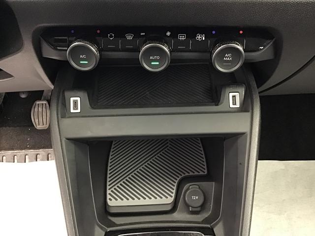 Citro&euml;n C4 FEEL PACK 1.2 GASOLINE 130hp 