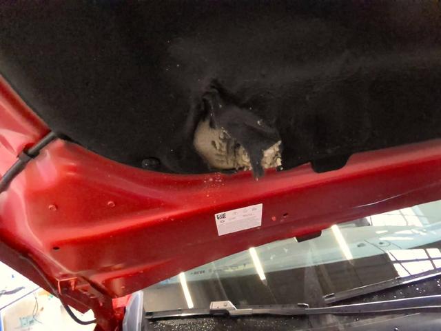 Peugeot 2008 Allure 1.2L (1199cc) Gasoline 100 hp S&S, 6-speed manual 