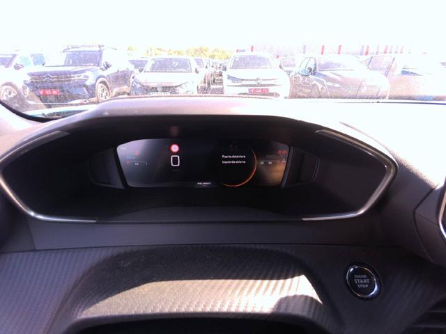 Peugeot 2008 Allure 1.2L 3-cylinder Gasoline (100 hp) S&S, 6-speed manual 