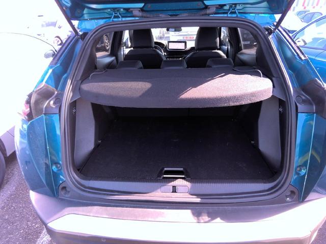 Peugeot 2008 Allure 1.2L 3-cylinder Gasoline (100 hp) S&S, 6-speed manual 