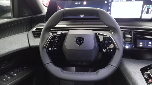 Peugeot 3008 Allure Hybrid 136 (e-DCS6) 