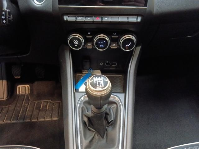 Renault Captur Techno 1.0L TCe (Turbo) 90 hp 