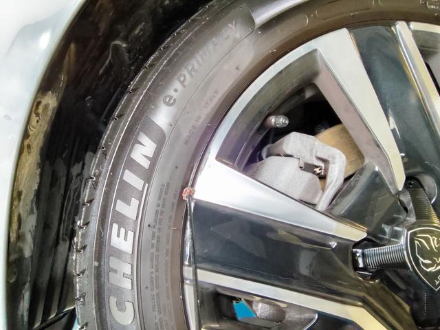 Peugeot 208 Allure 1.2L 100 hp (S&S) 