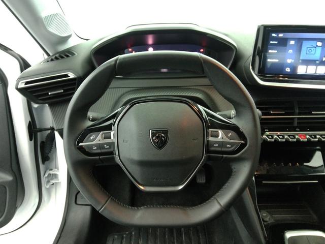 Peugeot 208 Allure 1.2L 100 hp S&S (gasoline) 