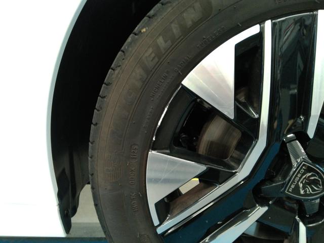 Peugeot 208 Allure 1.2L 100 hp S&S (gasoline) 