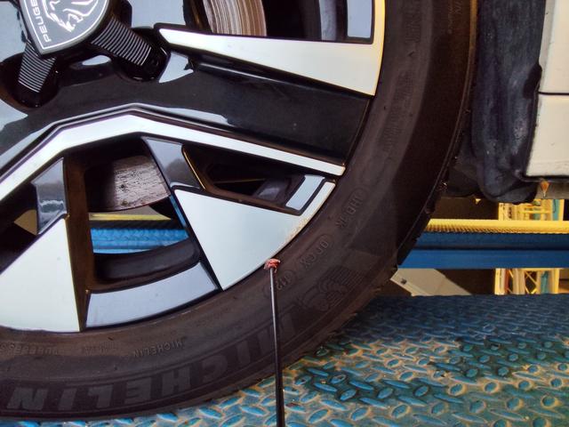 Peugeot 208 Allure 1.2L 100 hp S&S (gasoline) 