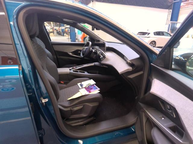 Peugeot 3008 Allure Hybrid 136 e-DCS6 (1.2L 3-cylinder) 