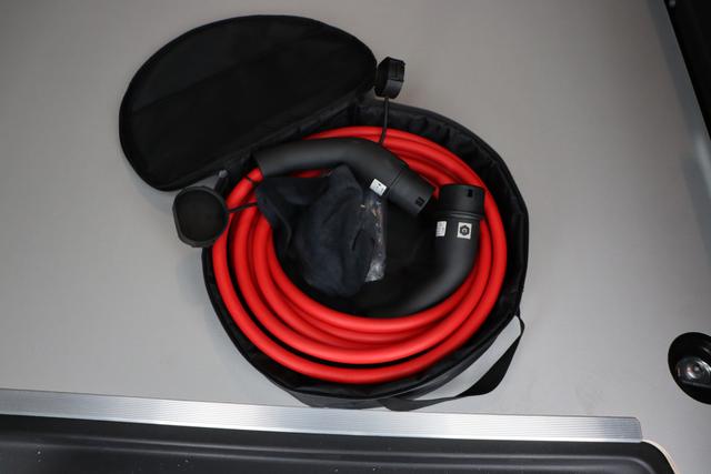 Citro&euml;n Jumpy Kastenwagen Maat XL 75 kWh 136 hp 