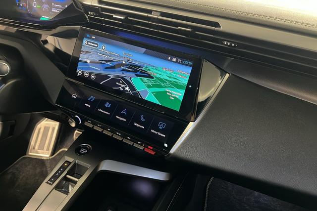 Peugeot 408 PHEV 225 e-EAT8 GT 