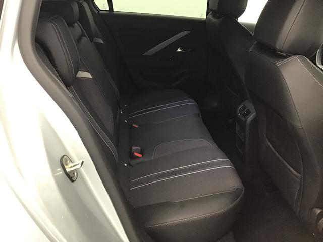 Opel Astra GS 1.2 GASOLINE 130hp 