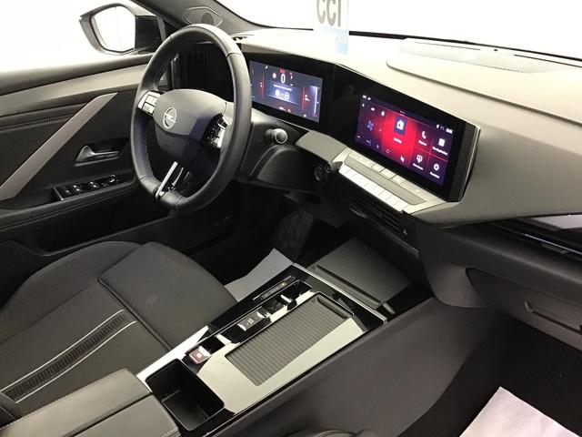 Opel Astra GS 1.2 GASOLINE 130hp 