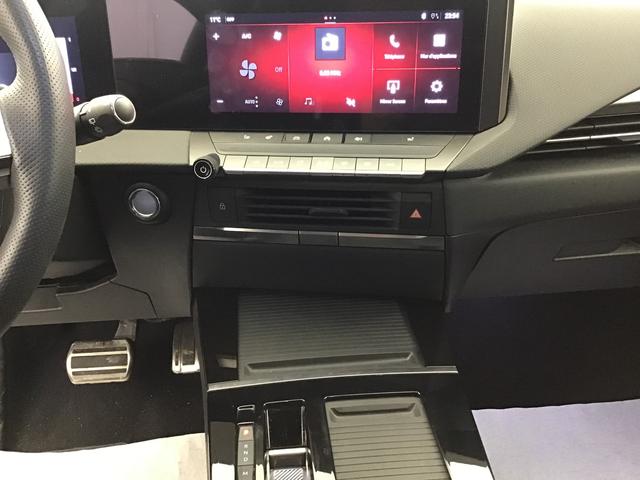 Opel Astra GS 1.2 GASOLINE 130hp 