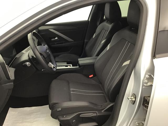 Opel Astra GS 1.2 GASOLINE 130hp 