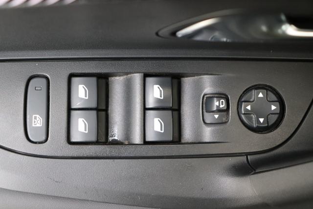 Peugeot 2008 Allure Hybrid 145 hp e-DSC6 