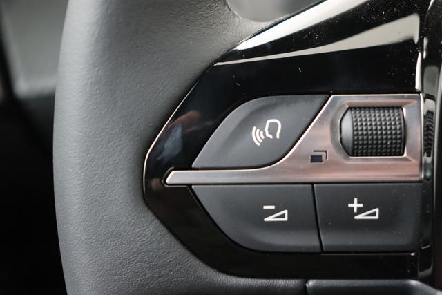 Peugeot 2008 Allure 1.2 Turbo 100 hp Man. 6 