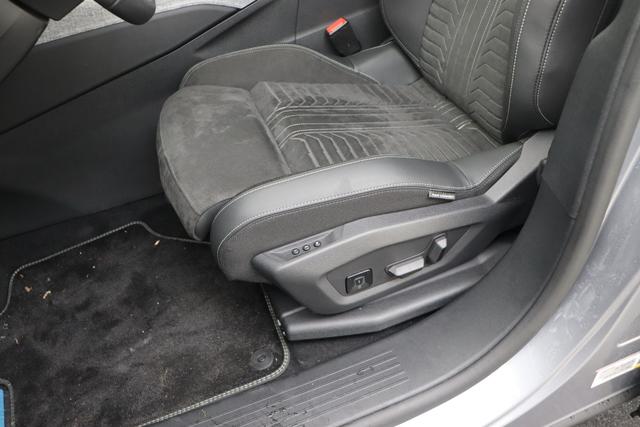 Peugeot 5008 GT Hybrid 145 e-DSC6 