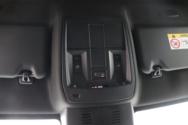 Peugeot 5008 GT Hybrid 145 e-DSC6 