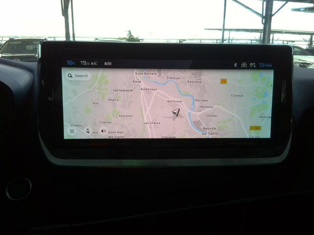 Peugeot 2008 Allure 1.2L (1199cc) Gasoline 100hp S&S, 6-speed manual 