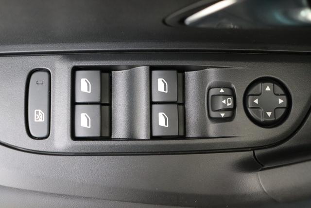 Peugeot 2008 Allure Hybrid 145 hp e-DSC6 