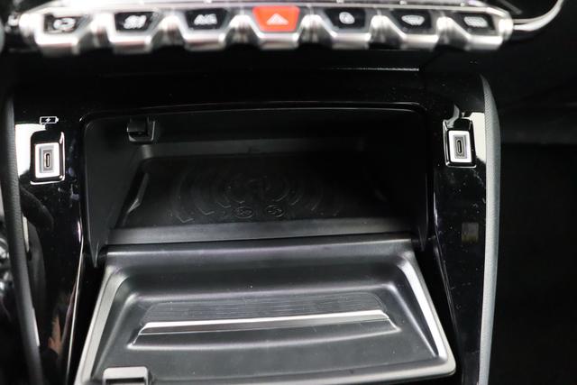 Peugeot 2008 Allure Hybrid 145 hp e-DSC6 