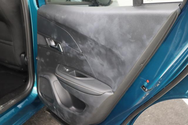 Peugeot 2008 Allure Hybrid 145 hp e-DSC6 