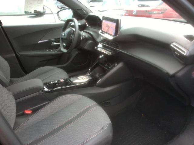 Peugeot 2008 Allure Hybrid 145 (1.2L) e-DCS6 