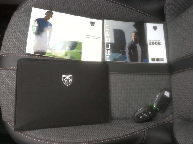 Peugeot 2008 Allure Hybrid 145 (1.2L) e-DCS6 