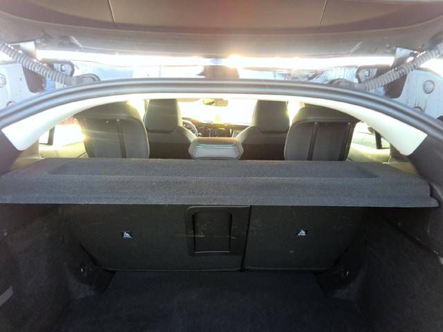 Peugeot 408 Allure 1.2L Hybrid 136 (e-DCS6) 