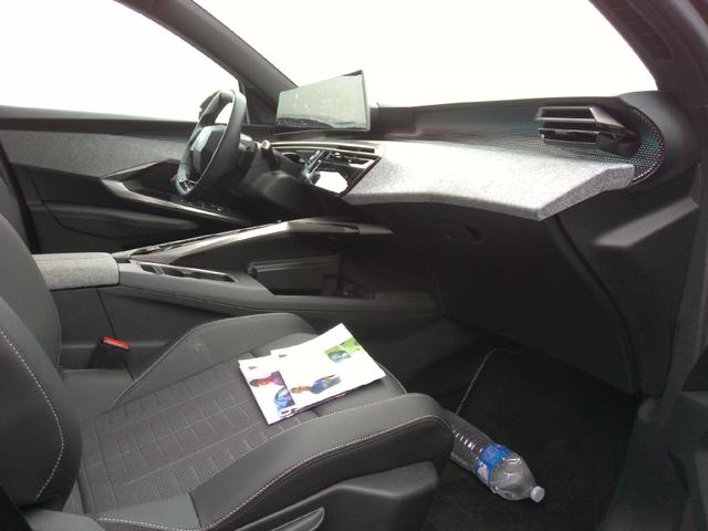 Peugeot 3008 GT Hybrid 145 (e-DCS6) 1.2L 3-cyl 