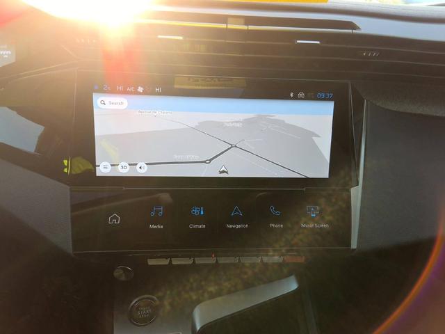 Peugeot 408 Allure Hybrid 136 e-DCS6 (1.2L) 