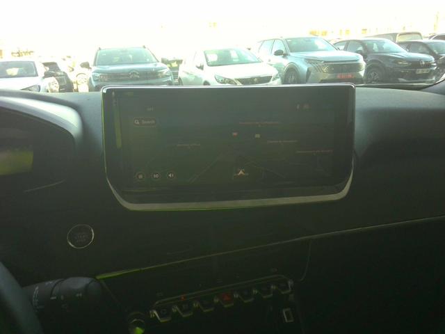 Peugeot 2008 Allure Hybrid 145 e-DCS6 (1.2L 3-cylinder) 