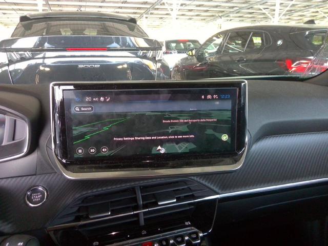 Peugeot 2008 Allure Hybrid 145 e-DCS6 