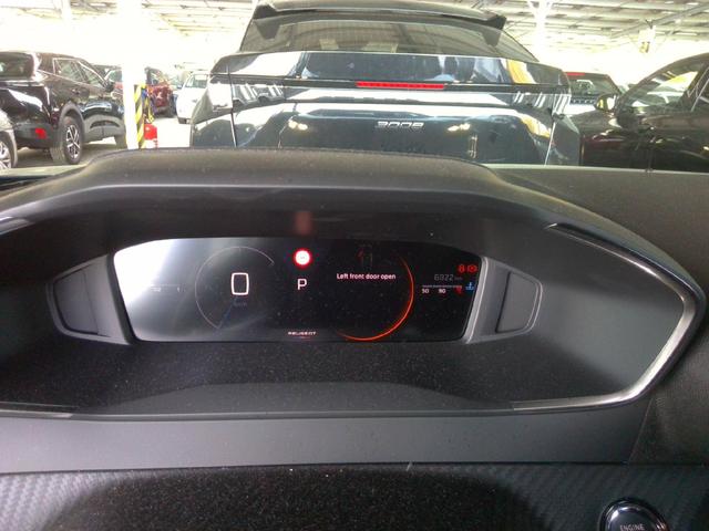 Peugeot 2008 Allure Hybrid 145 e-DCS6 