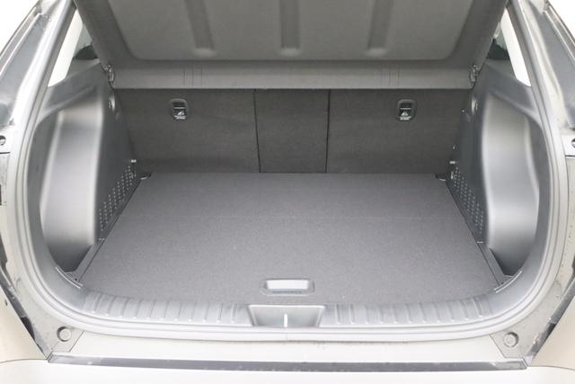 Hyundai KONA Feel 1.6 Gdi HEV 138 hp 6DCT 