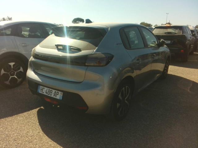 Peugeot 208 Style 1.2L (1199cc) gasoline 100 hp S&S, 6-speed manual 