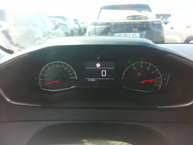 Peugeot 208 Style 1.2L (1199cc) gasoline 100 hp S&S, 6-speed manual 