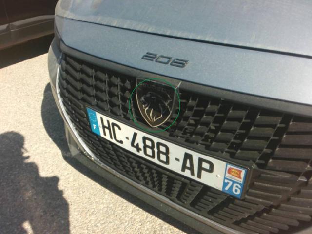 Peugeot 208 Style 1.2L (1199cc) gasoline 100 hp S&S, 6-speed manual 